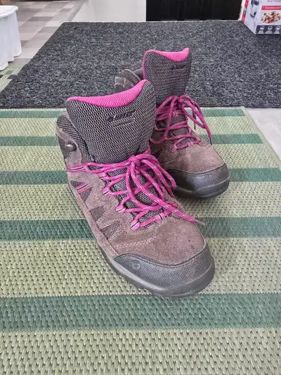 Women's hiking boots, View more