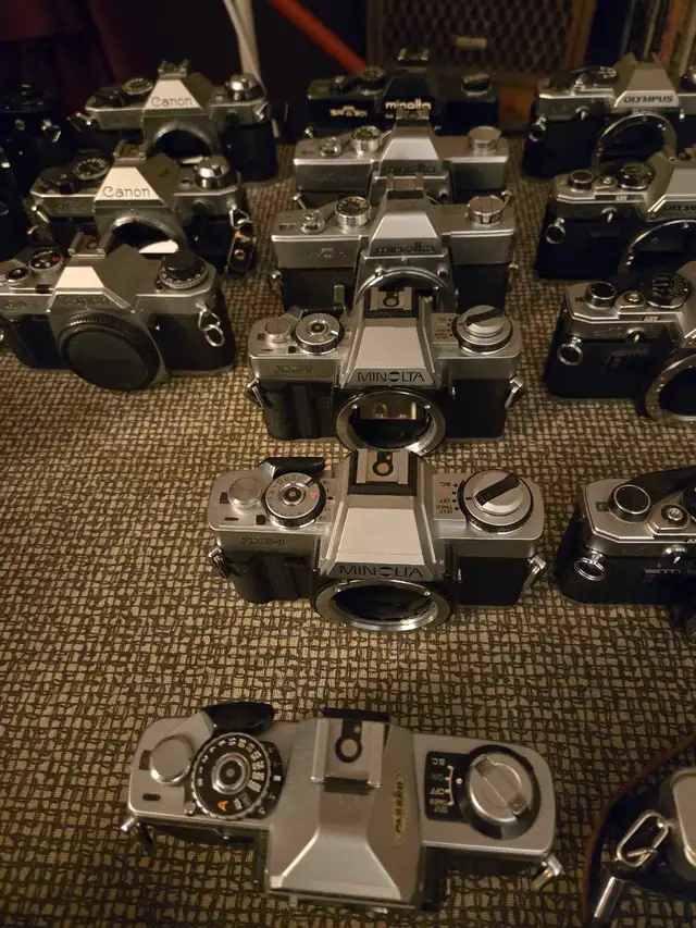 Vintage Film Cameras in Cameras & Camcorders in Cole Harbour - Image 5