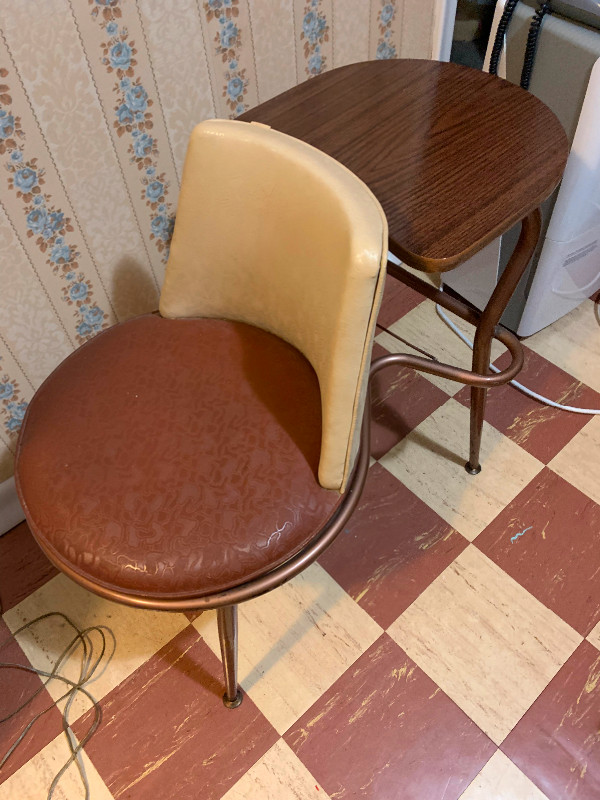 Rare 1950’s Swivel Seat Telephone Table ! in Other Tables in City of Toronto - Image 3