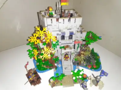 LEGO 910001 Castle in the Forest, BrickLink Designer Program, View more