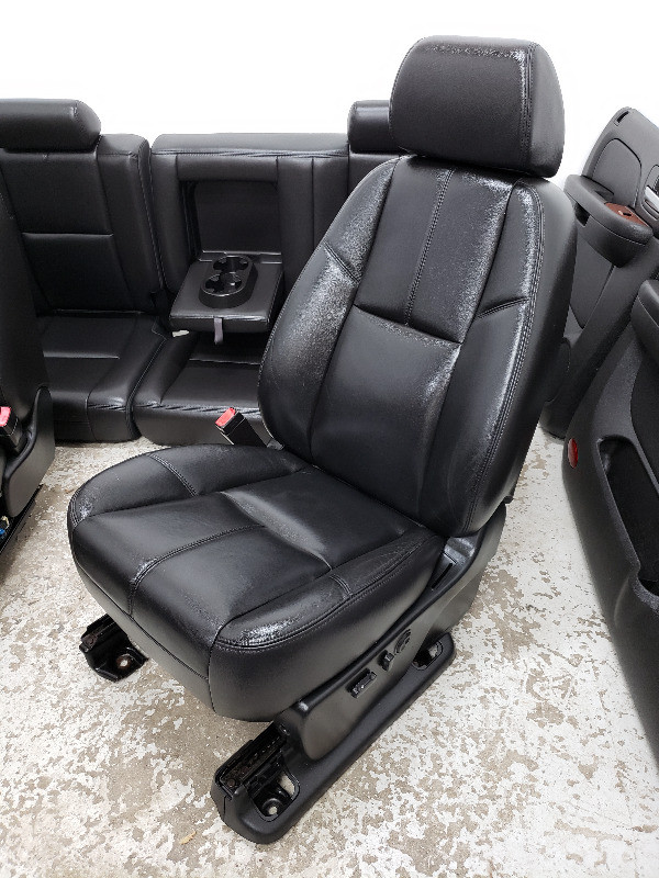 Chev Silverado 2013 Black Leather Truck Seats Interior GMC Sierr in Other Parts & Accessories in St. Catharines - Image 2