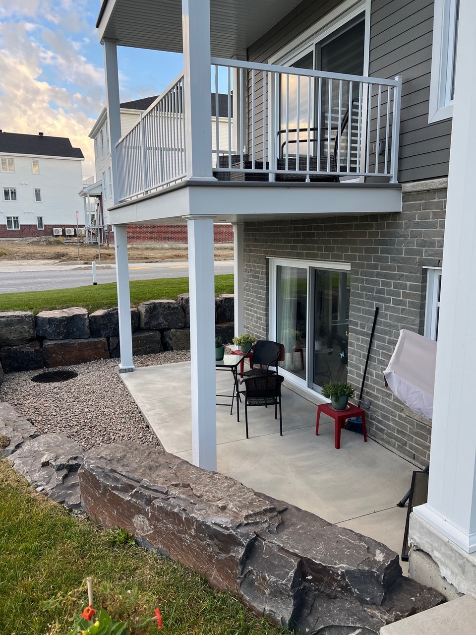 Grand 4 1/2 Rez de Jardin 2