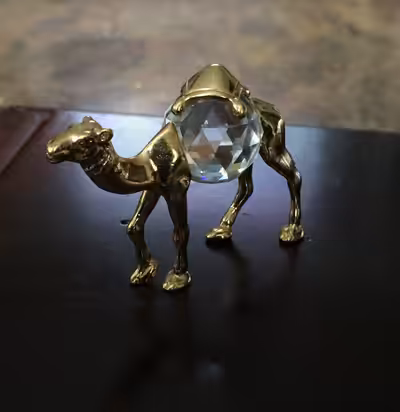 Vintage chameau (dromadaire) figurine Crystal cut Swarovski En or plaquer fait a la main fabriquer e...