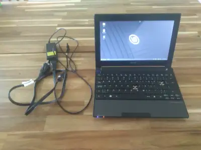 Acer Aspire One 522 laptop, View more