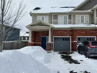 Type - Att/Row/Twnhouse Style - 2-Storey Lot Size - 40.00 x 100.00 Lease Term - 1 Year Premium Lot (...