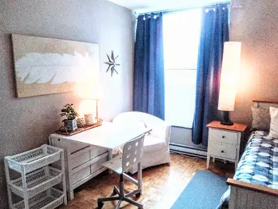 AUG 1 or SEPT 1 COZY FURN ROOM Yonge Eglinton for 1