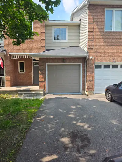 1123 Marchant in Orleans townhouse for rent. 3 bedrooms with finished basement, back yard and garage...
