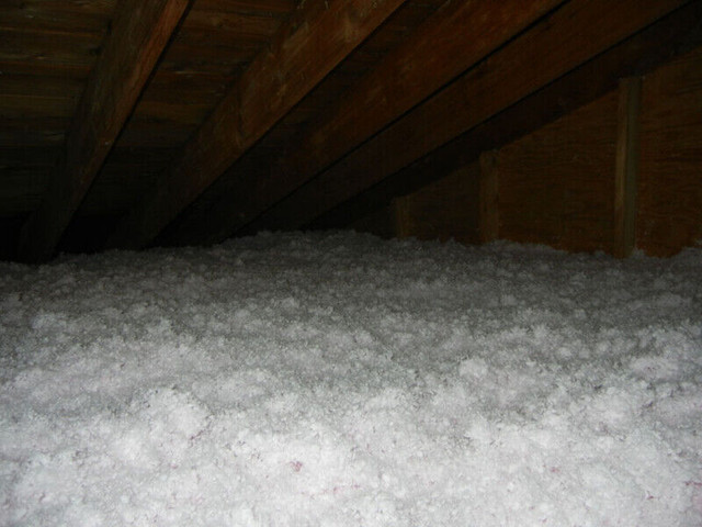 Insulation removal and blown in fiberglass in Insulation in City of Toronto - Image 4