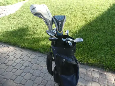 Ladies TaylorMade Burner Right Hand Golf Clubs and Bag, View more