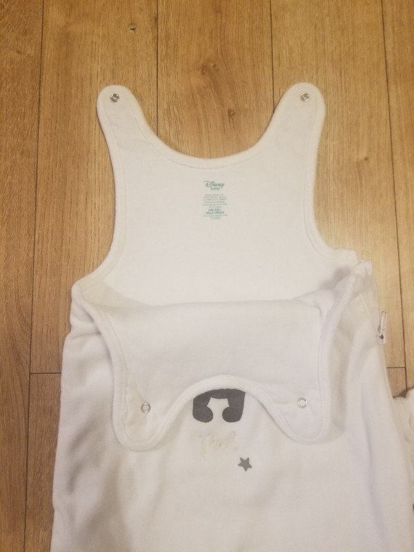POOH 6 to 18 month sleeping bag and onesie in Clothing - 6-9 Months in Calgary - Image 4