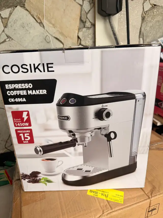 Espresso Coffee Maker, Espresso Machine with Milk Frother in Coffee Makers in Burnaby/New Westminster - Image 2