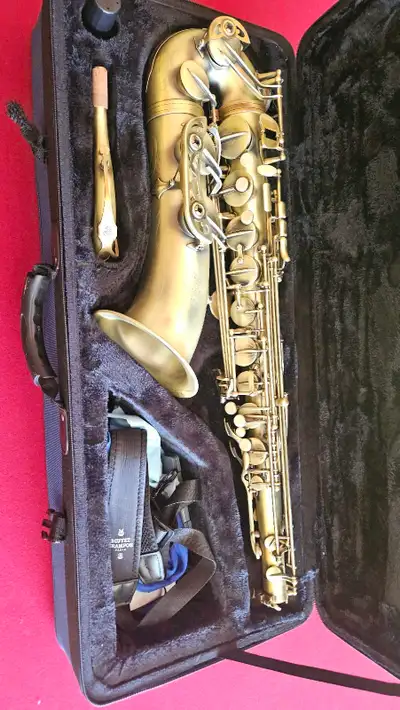 Buffet Champon 400 series Bb tenor saxophone Used for 1 year. Zero damage or wear and tear whatsoeve...