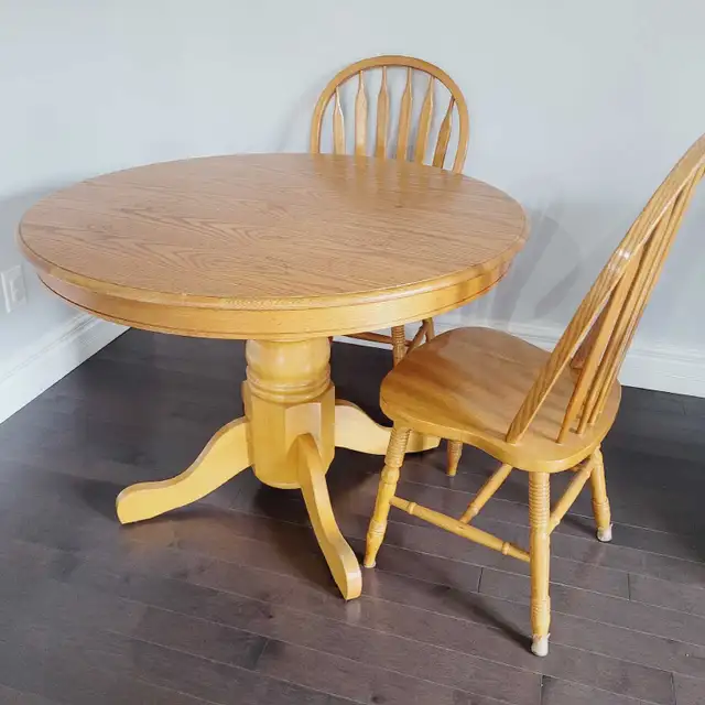 dinning table  in Dining Tables & Sets in Windsor Region - Image 3