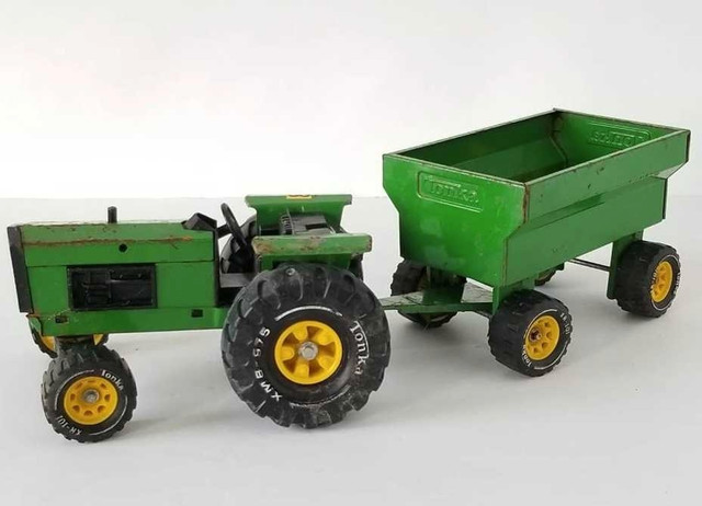 Vintage TONKA Tractor and Wagon in Toys & Games in Edmonton