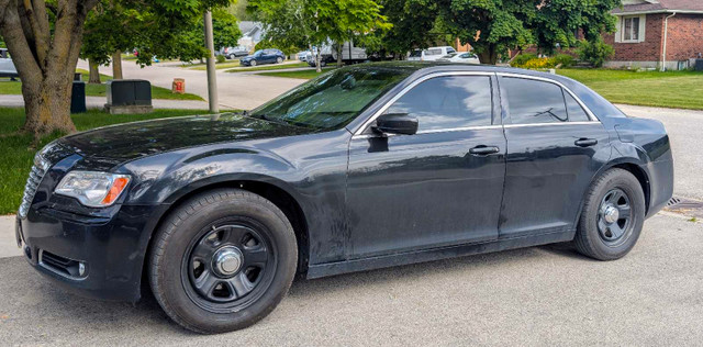 2014 Chrysler 300 Touring RWD in Cars & Trucks in Kitchener / Waterloo - Image 3