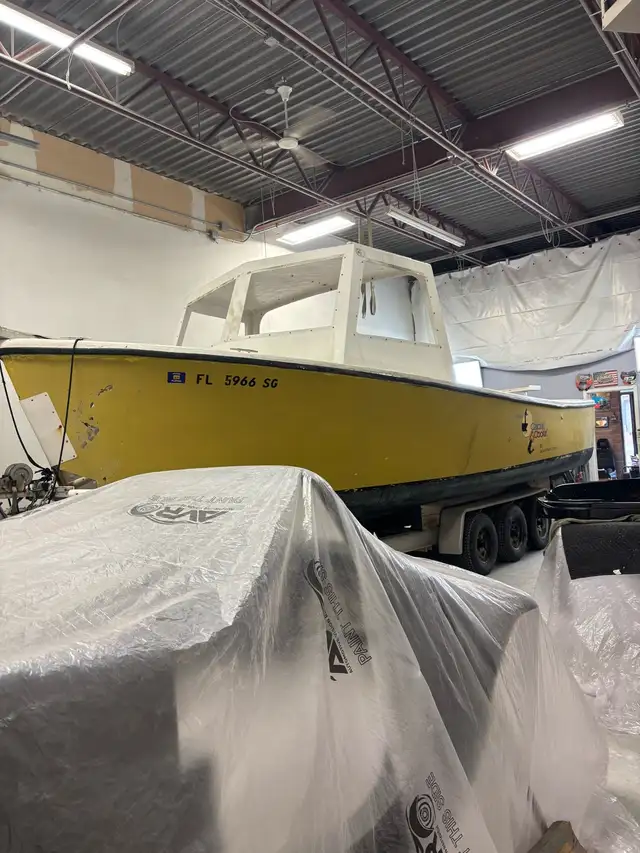 Fiberglass repairs/refinishing523046269454929928