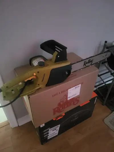 Radley Electric Chainsaw - 14" Bar Used, still works, price negotiable upon sale