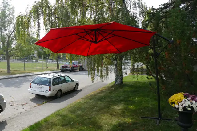 Almost Brand New Clean Red Umbrella, in VERY Good Condition