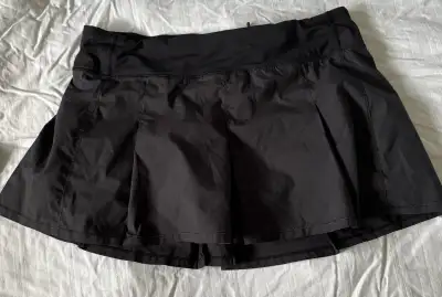 Lululemon skirt size 10, View more