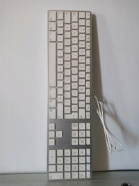 Apple Wired USB Keyboard A 1243 Mb 11011/a 