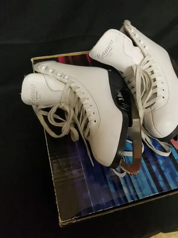 Ice skates in Skates & Blades in City of Toronto - Image 6