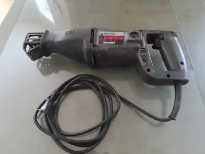 Heavy duty electric reciprocating saw / Scie alternative, View more