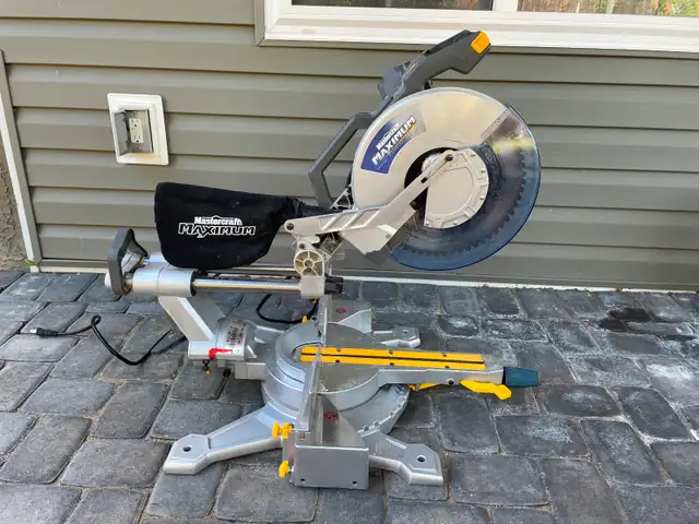 Mastercraft Maximum Dual-Bevel Sliding  Mitre Saw, 12-in62863278936450122