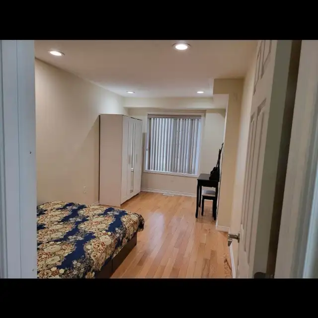 Furnished Private room for rent with separate washroom in Room Rentals & Roommates in City of Toronto - Image 5
