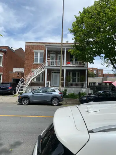 Montréal grand 4 1/2 à louer