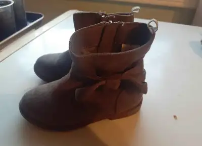 Size 7 toddler Pickup near Irishtown grocery