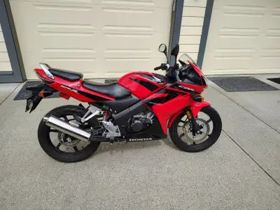 2007 Honda CBR125R, Original owner, very low miles, great beginner bike