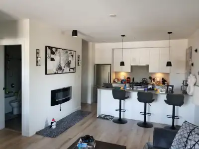 Two bedroom, two bathroom condo available in the Upper Montrose building in downtown Abbotsford. App...