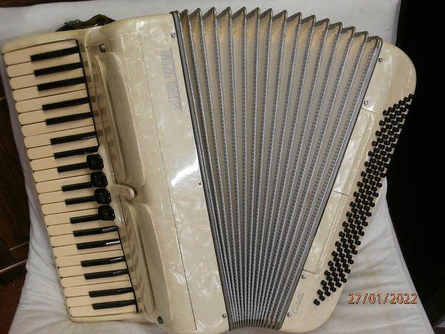 Settimio Soprani Coletta piano accordion 120 bass mod 703/78 in Pianos & Keyboards in Stratford - Image 3