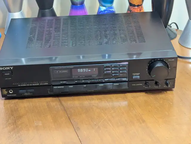 Amplifier / Receiver Sony STR-AV200 Audio / Video Control Center in Stereo Systems & Home Theatre in Red Deer - Image 2