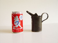Vintage Simon's Eastern Mfg Co. 1/2 Pt. Oil Pourer