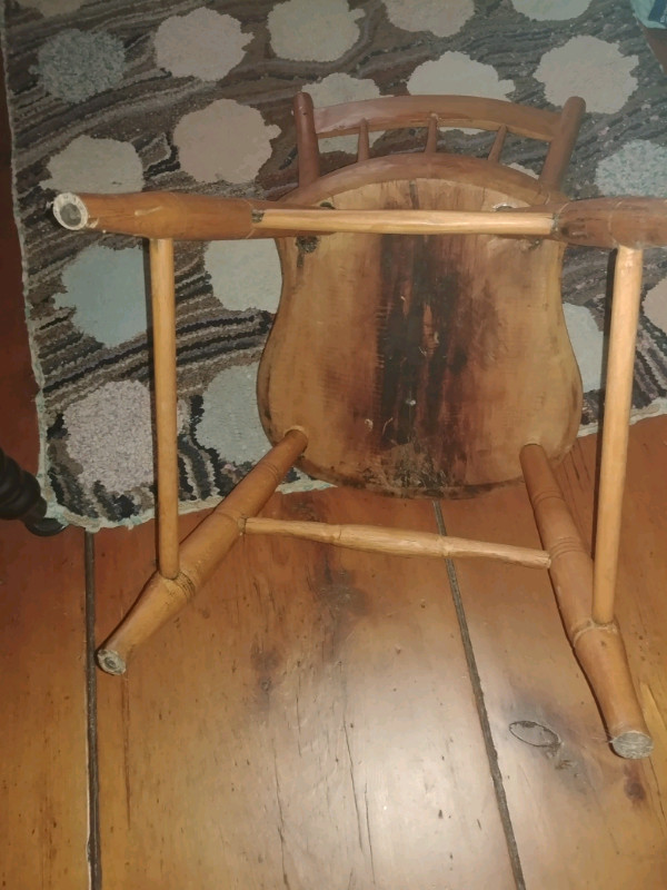 Primitive Pine Chair in Arts & Collectibles in Napanee - Image 2