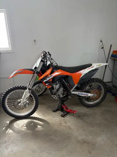 Selling my bike. Runs great no issues. Fuel injected,electric start,good tires. Well maintained. $45...