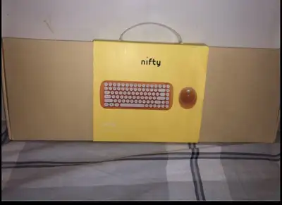 Wireless keyboard and mouse/clavier sans fil , View more