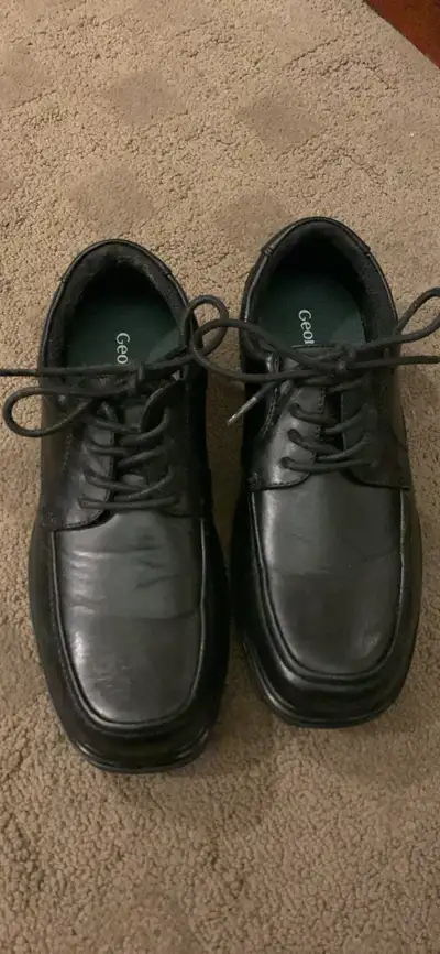 Men’s dress shoes - size 7, View more