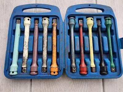 First $50 Firm takes it. I am not looking for any offers. For sale a used Power Fist 10 pc 1/" Drive...