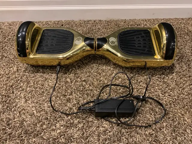 LED Bluetooth Hoverboard in Gold in Other in London - Image 2