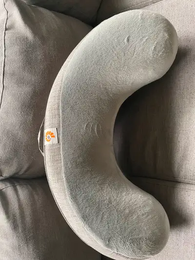 Ergo nursing pillow