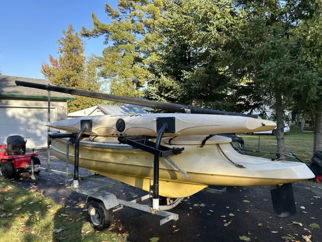 Nice WindRider 17 trimaran, galvanized trailer, $7995 obo. in Sailboats in Gatineau - Image 2