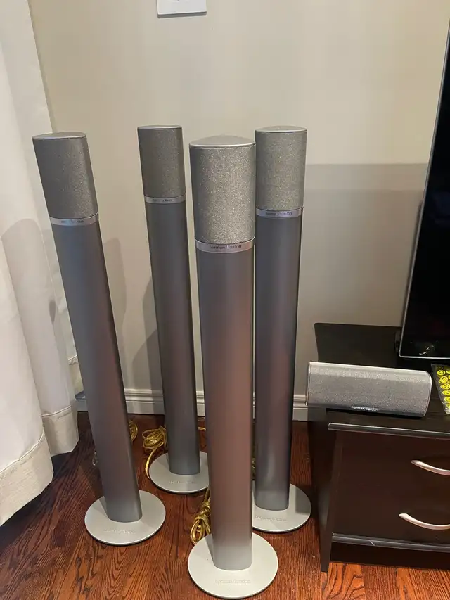 Harman Kardon HKTS8 speakers and subwoofer, set of 5 in Speakers in Markham / York Region - Image 4