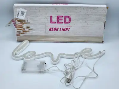 LED neon love light battery & USB pink used / lumière love à batteries ou fiche USB rose usagé *** b...