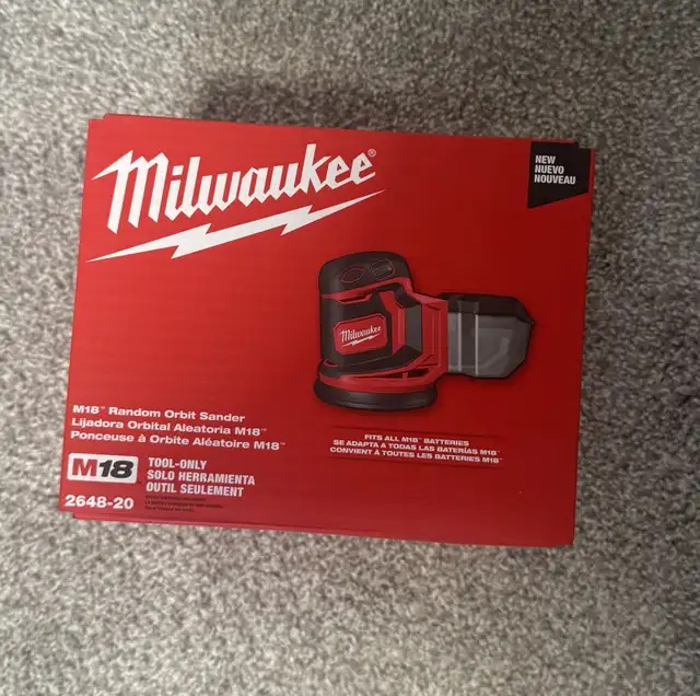 Milwaukee Tool M18 18V  Cordless 5 in. Random Orbit Sa in Power Tools in Calgary - Image 2