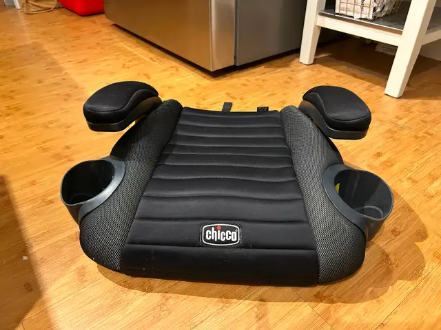 Chicco Booster Seat in Strollers, Carriers & Car Seats in Winnipeg - Image 2