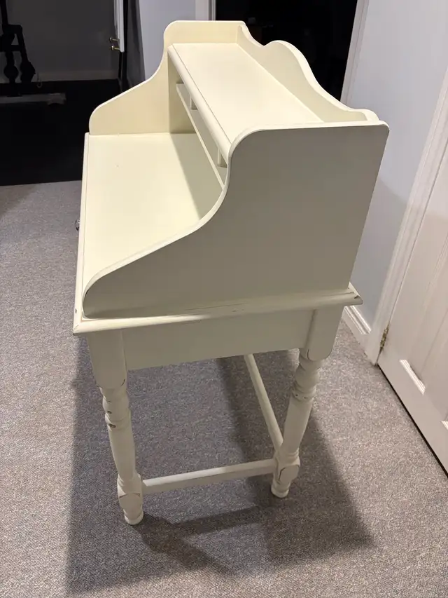 antique desk in Desks in Markham / York Region - Image 6