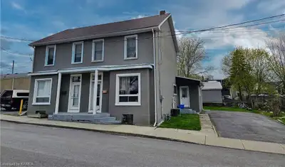 Second floor 2-bedroom apartment located on Bagot Street between James and Charles Streets. Close to...