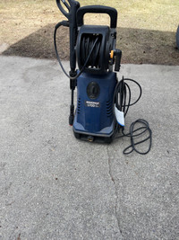 Simoniz 1700 PSI pressure washer 